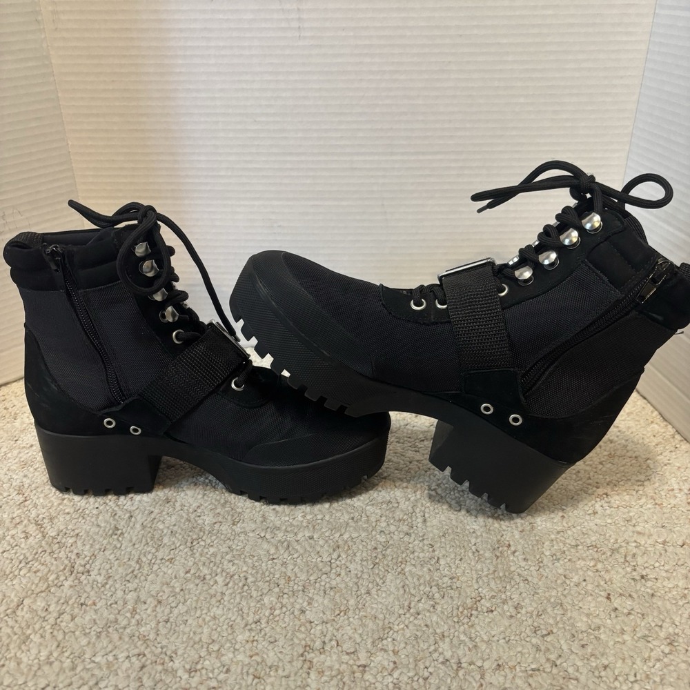 Steve Madden Women's Grady Lug-Sole Booties Black Lace Up Chunky Heels Size 8.5 - Picture 4 of 8